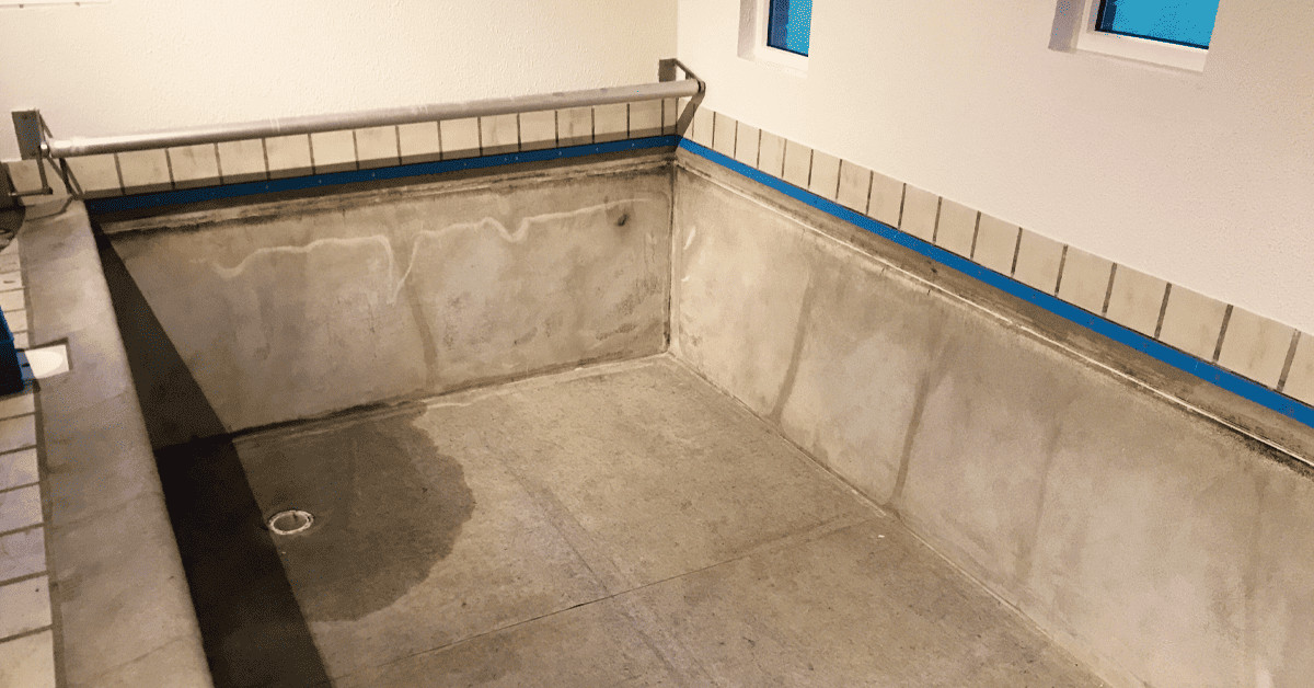 Så står bassinet uden folie.