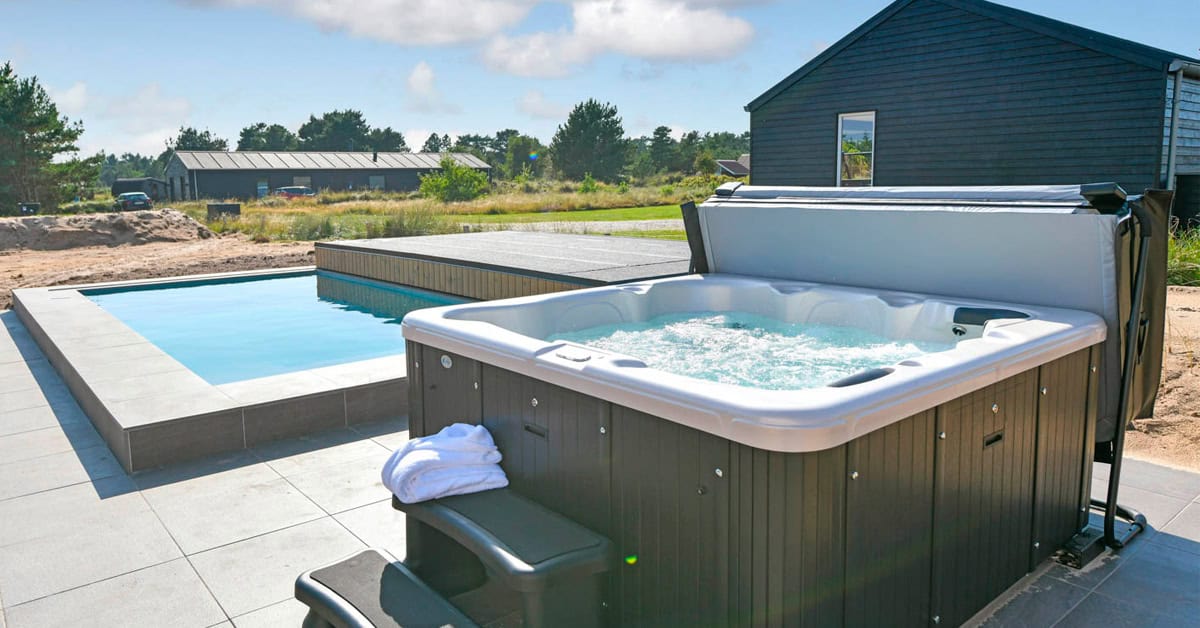 Nybyg med sauna og swimmingpool i Blåvand. Billede udlånt af Feriepartner Blåvand.